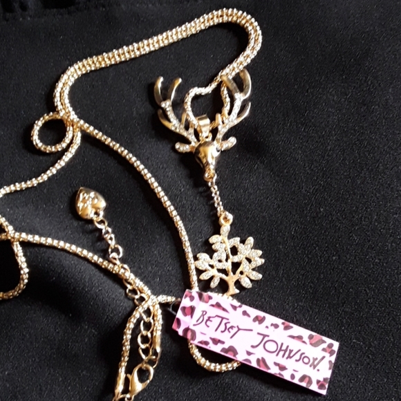 CRYSTAL REINDEER NECKLACE - Picture 2 of 5